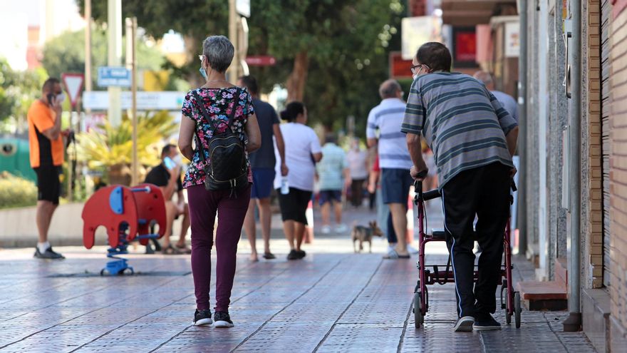 El Gobierno canario aprueba el polémico decreto de dependencia que rechazan los colegios de Trabajo Social y el personal