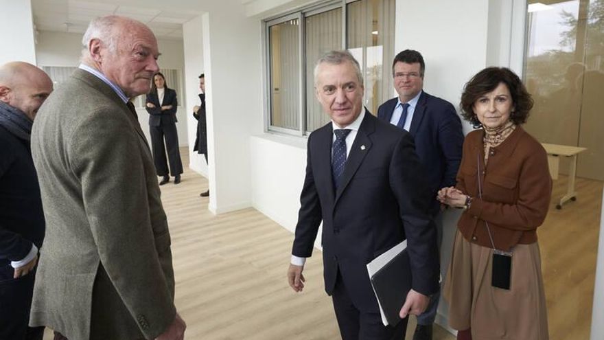 Urkullu estrenará el año parlamentario con tres preguntas de la oposición sobre el 'caso De Miguel'