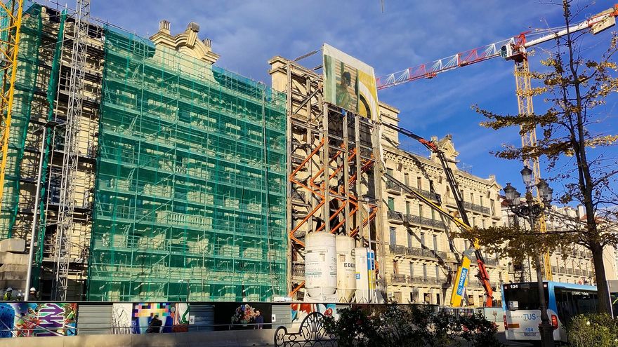 Archivo - Imagen de archivo.- Obras del proyecto Faro Santander, para transformar la antigua sede del banco en un centro cultural