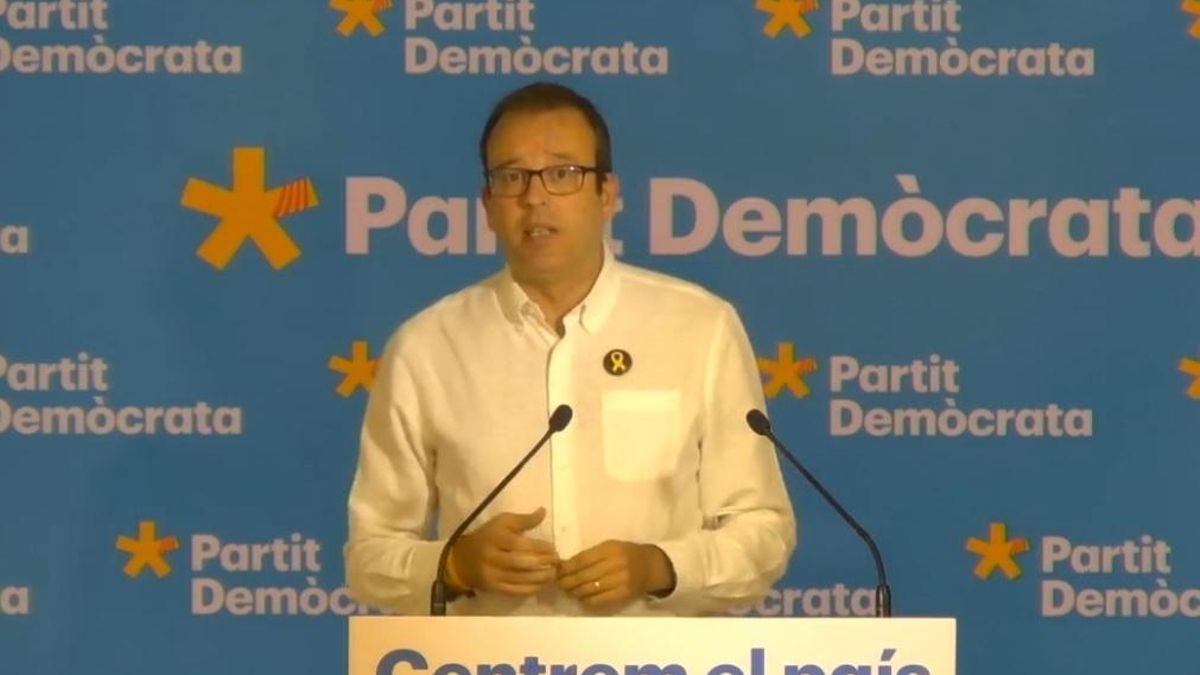 El portavoz del PDeCAT, Marc Solsona, en una rueda de prensa este lunes tras la reunión ejecutiva del partido