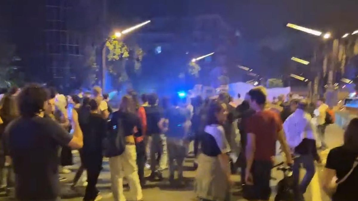 Centenares de personas se concentran ante el consulado de Israel en Barcelona después de que la flotilla haya sido interceptada