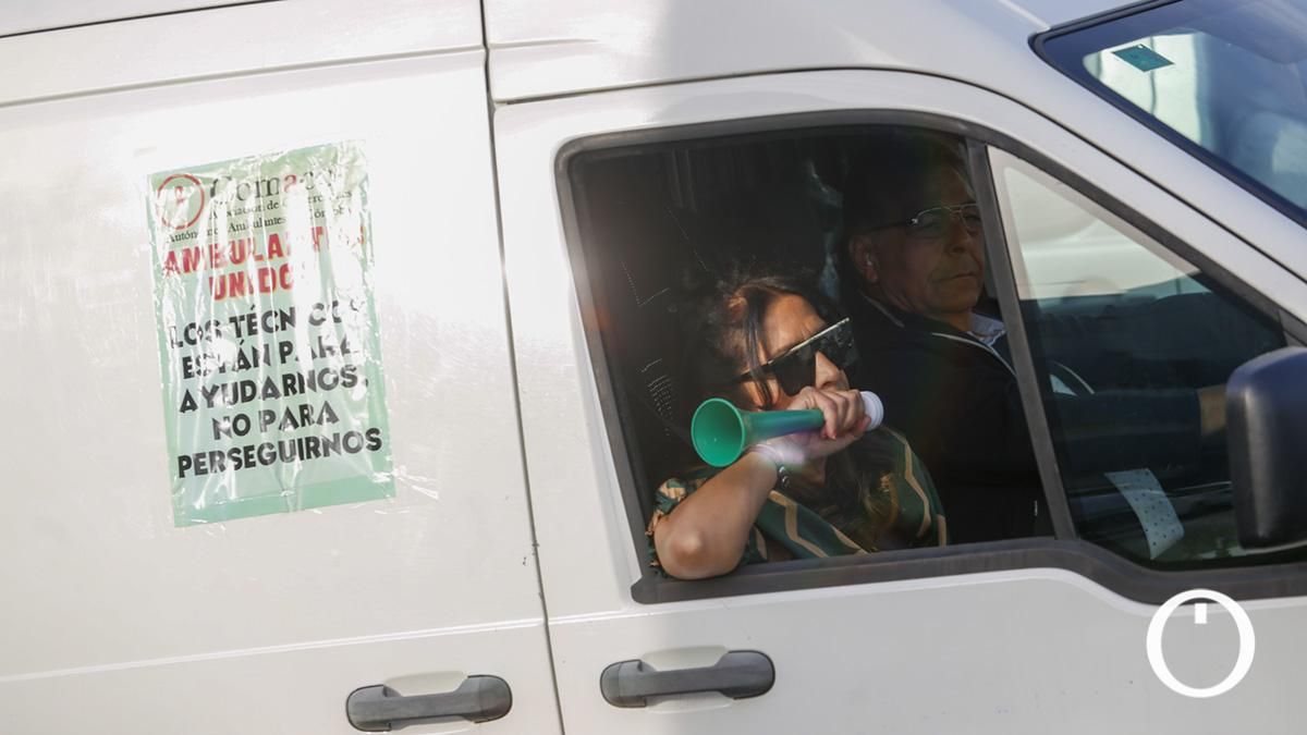 Los comerciantes ambulantes se echan a la carretera para protestar contra el Ayuntamiento