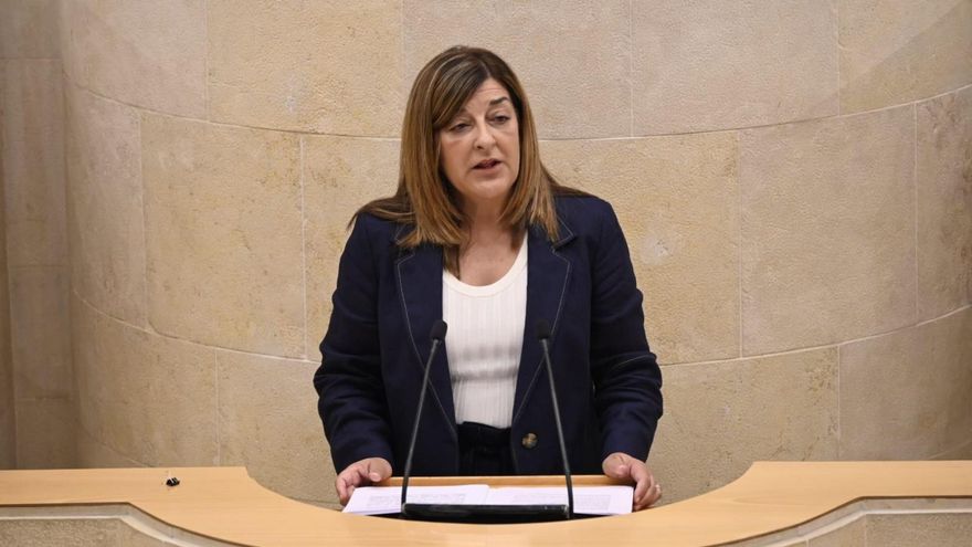 Buruaga trata de cautivar a Vox en su investidura: apela al "diálogo sin vetos" y hace guiños a su marco ideológico