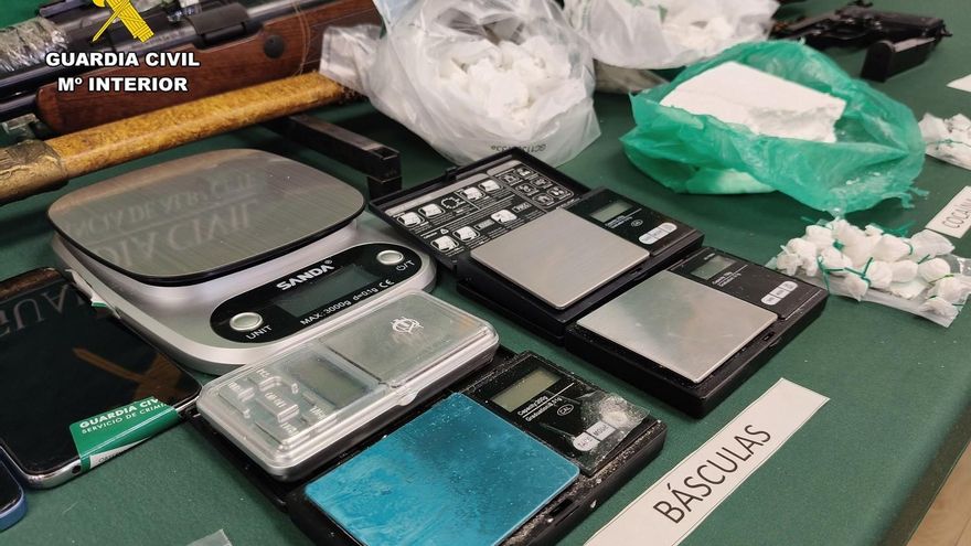 Material incautado durante el operativo de la Guardia Civil.