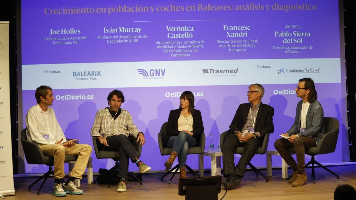 El techo de vehículos de Formentera, el espejo en el que se mira el resto de islas para frenar la saturación