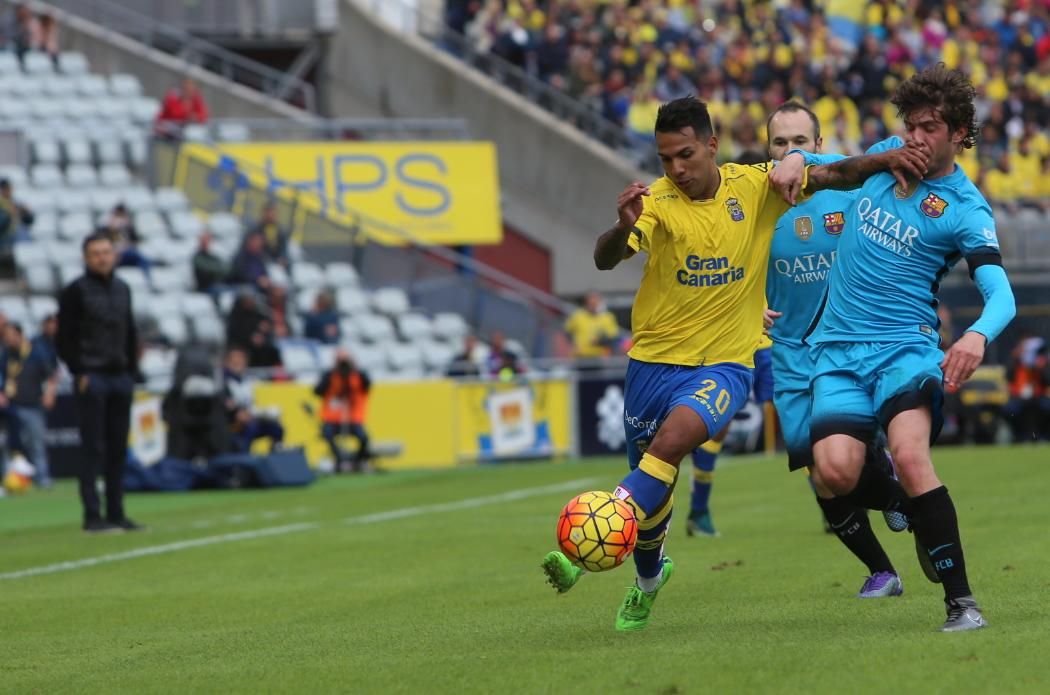 Imágenes del partido entre la UD Las Palmas y el FC Barcelona en el Estadio de Gran Canaria. (Alejandro Ramos).