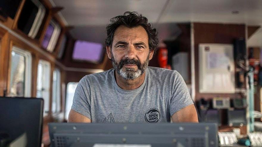 Óscar Camps invita a Santiago Abascal a subir al barco de rescate 'Open Arms' en Lanzarote