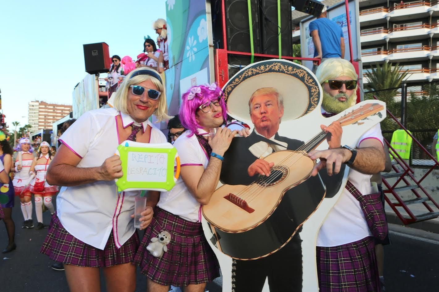 Cabalgata del Carnaval de Maspalomas. (ALEJANDRO RAMOS)