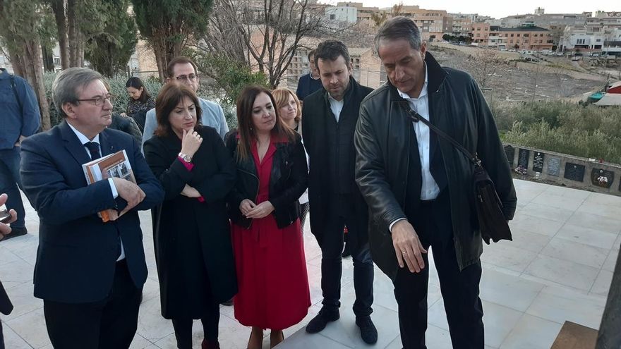 El secretario de Estado de Memoria Democrática conoce la 'fosa común 702' del Cementerio de San Eufrasio