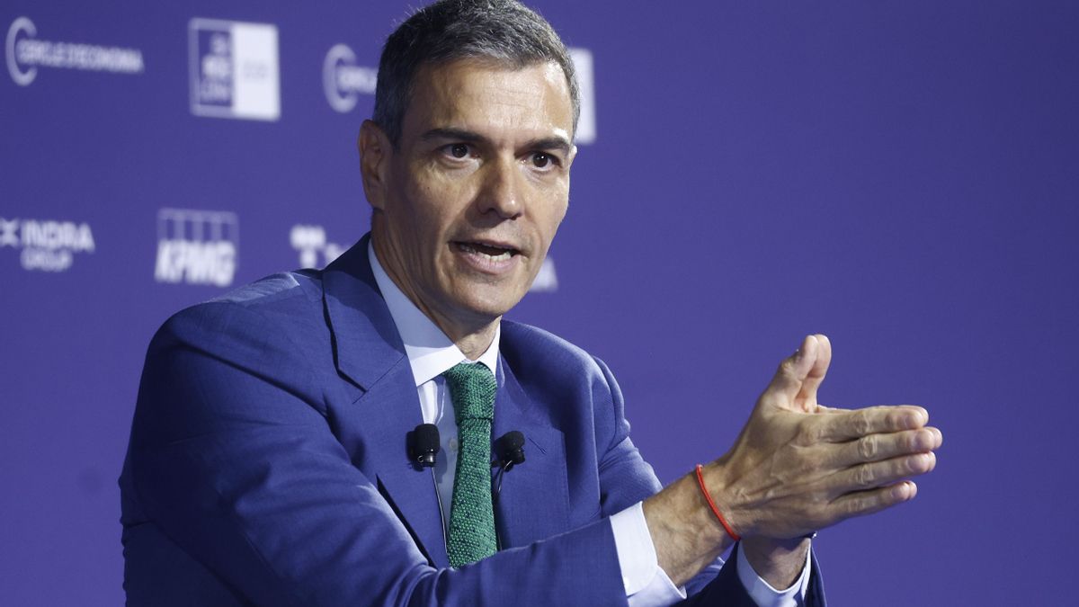 El presidente del Gobierno, Pedro Sánchez, durante su intervención este miércoles en la reunión anual del Cercle d'Economía. EFE/ Quique Garcia