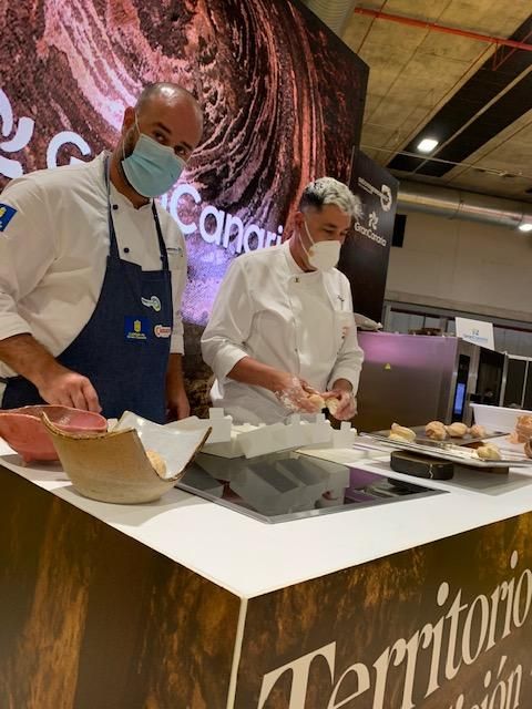 Amaro Rodríguez pan de puño de Ingenio y Andrés Rodríguez, chef apoyo GC