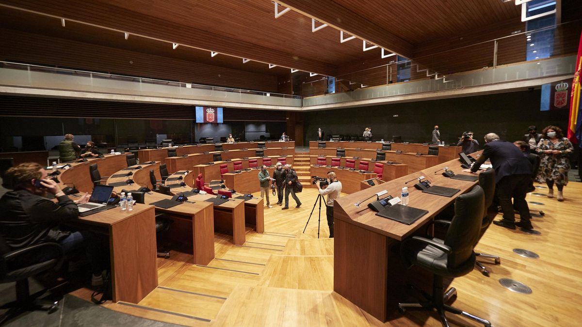 Archivo - Mesa y Junta de portavoces en el Parlamento de Navarra, en Pamplona, Navarra (España) a 13 de octubre de 2020
