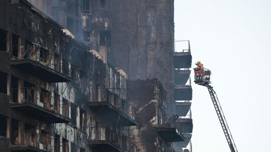 Qué sabemos del incendio en dos edificios de València