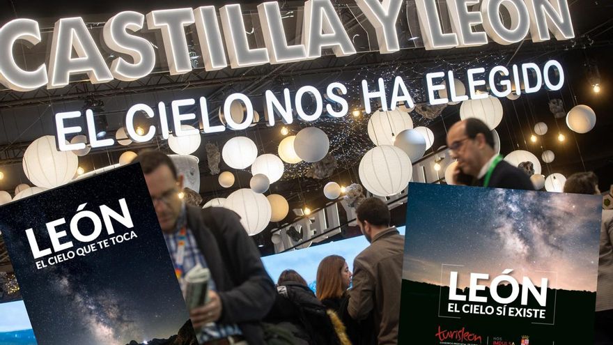 Tres eslóganes en el cielo para un mismo filón turístico: el eclipse total de sol de agosto de 2026 en León