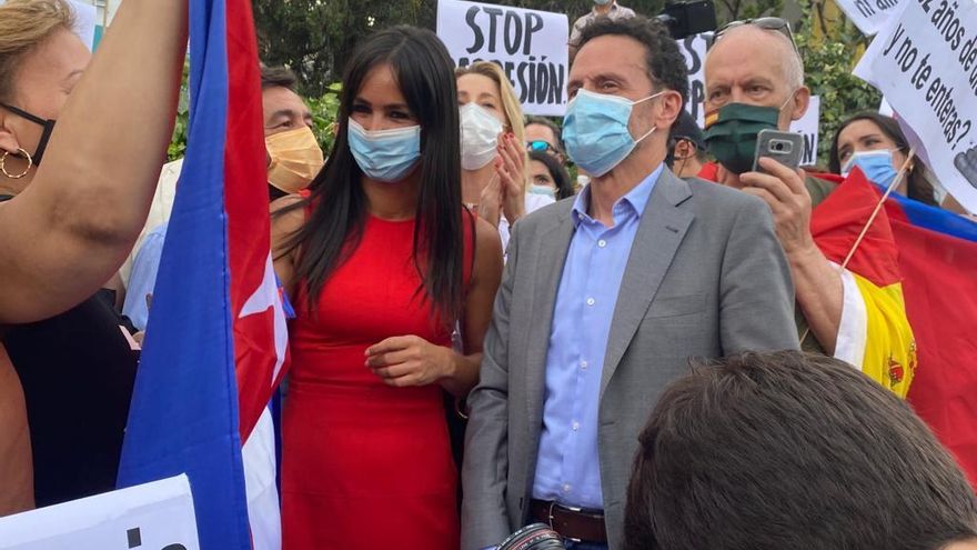 El vicesecretario general de Ciudadanos y portavoz en el Congreso de los Diputados, Edmundo Bal, ha acudido este miércoles a las protestas en Madrid contra el Gobierno de Díaz-Canel para mostrar apoyo a los ciudadanos cubanos.