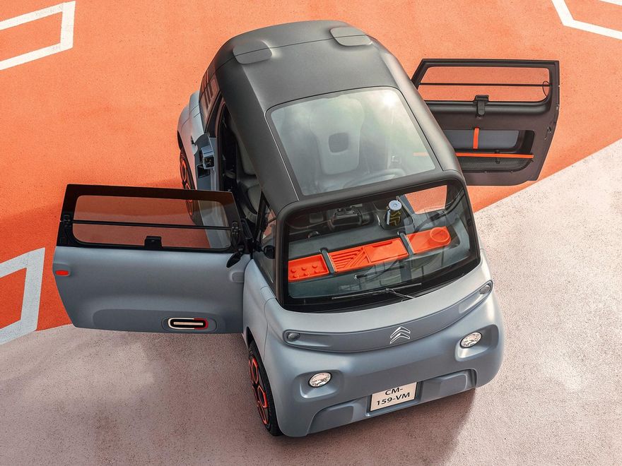 El Citroën Ami es un cuadriciclo ligero (de 2,41 metros de largo) que puede conducirse sin carné desde los 15 años.