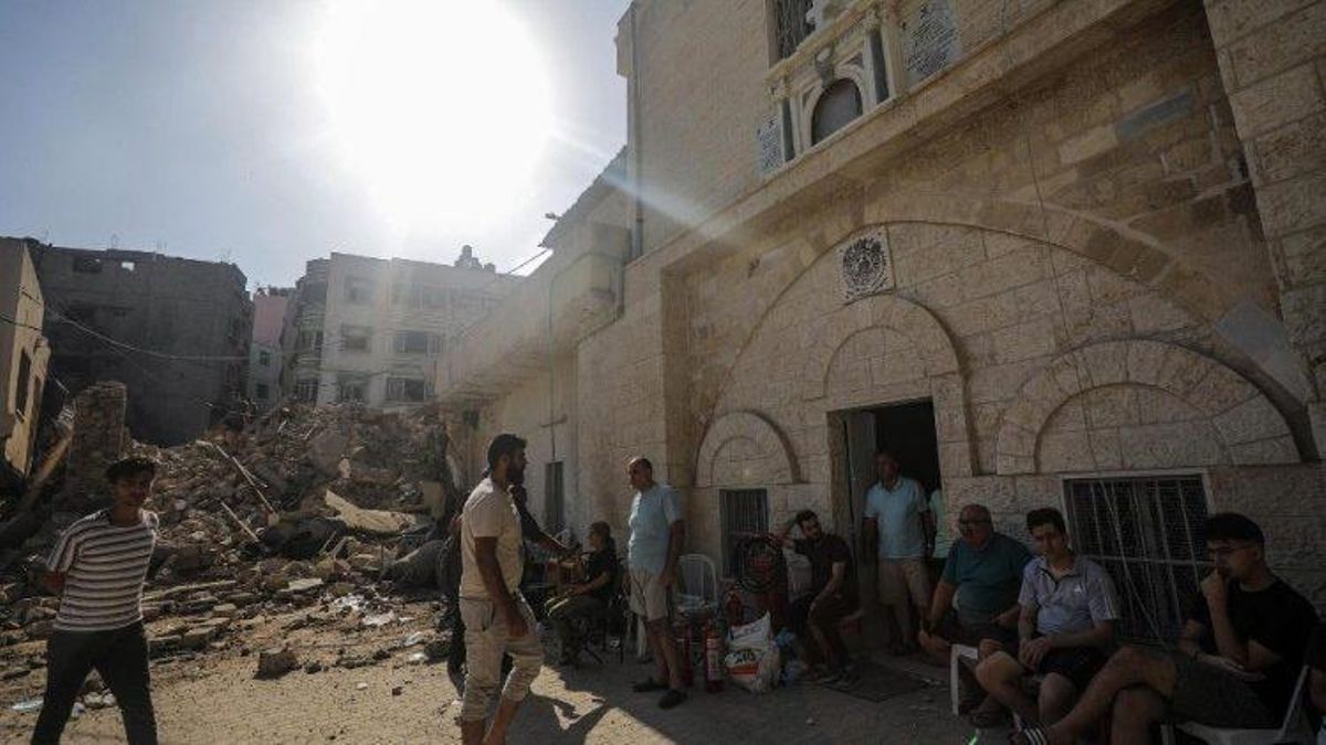 La Iglesia de la Sagrada Familia en Gaza, tras el ataque.