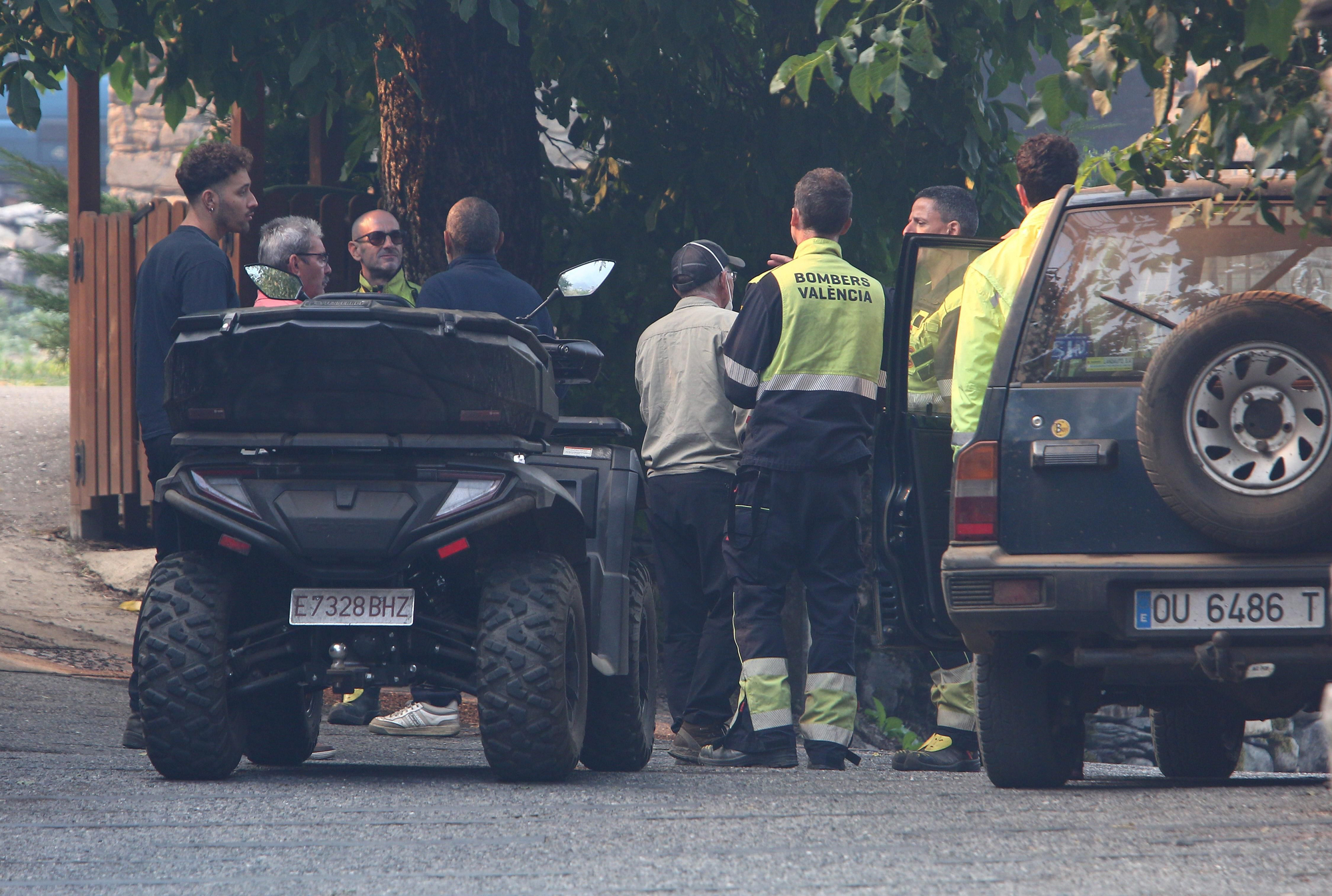 Bomberos de Valencia y Alicante en una población leonesa afectada.