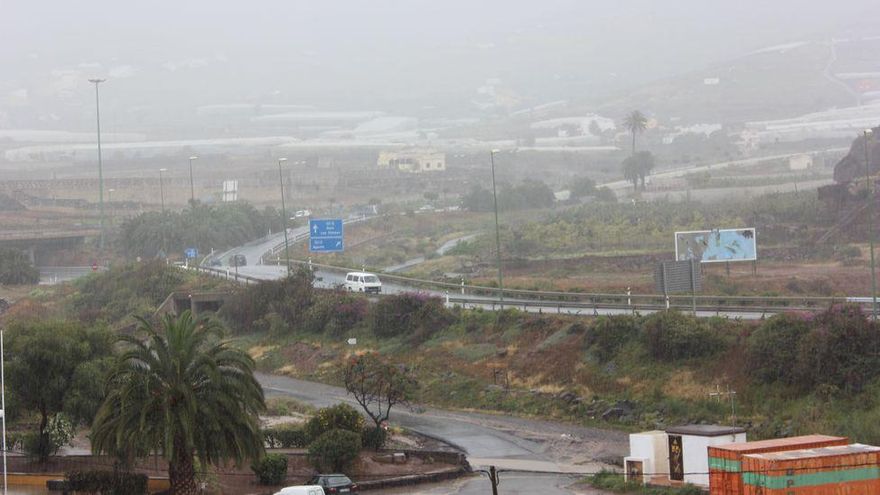 Emergencias declara la alerta por viento, lluvias e inundaciones en toda Canarias por la llegada de la borrasca Claudia