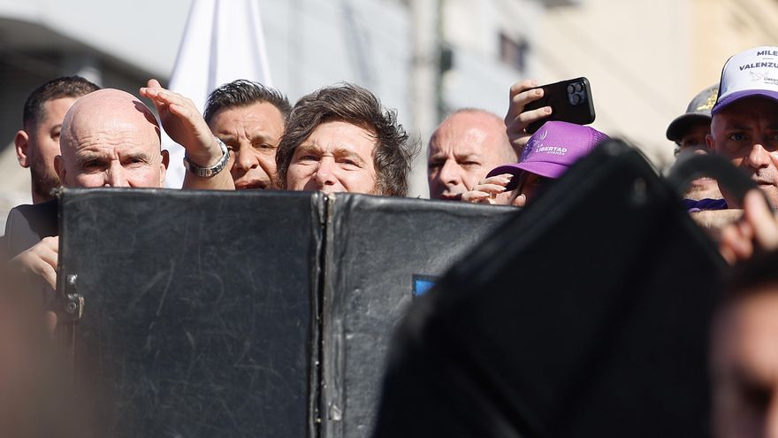 La imagen de Milei se desploma por el escándalo de sobornos del Gobierno con los fondos para discapacitados