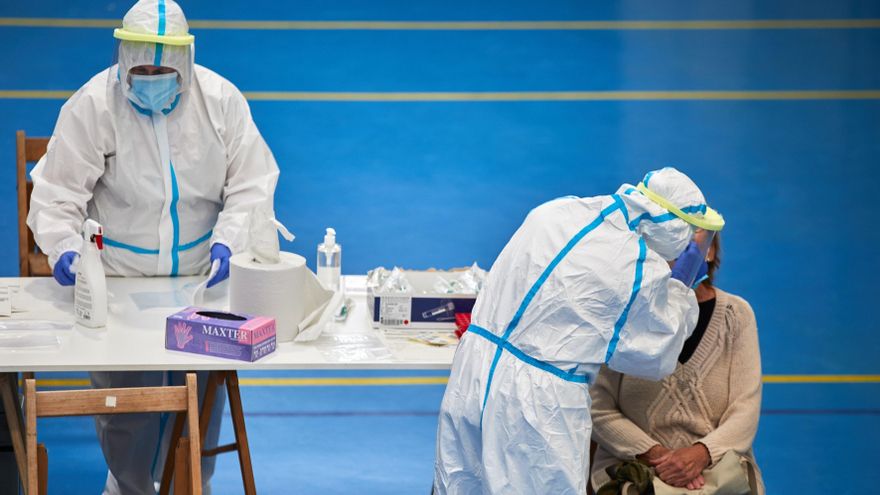 Ocho municipios canarios en cinco islas superan los 100 casos por 100.000 habitantes en las dos últimas semanas