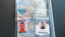 Fotografía cedida por prensa de Miraflores donde se observa el pasaporte de Airan Berry, uno de los dos estadounidenses detenidos en Venezuela por un ataque marítimo frustrado. Luke Denman.