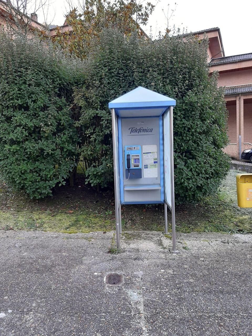 Cabina de teléfono en Arrasate, Gipuzkoa