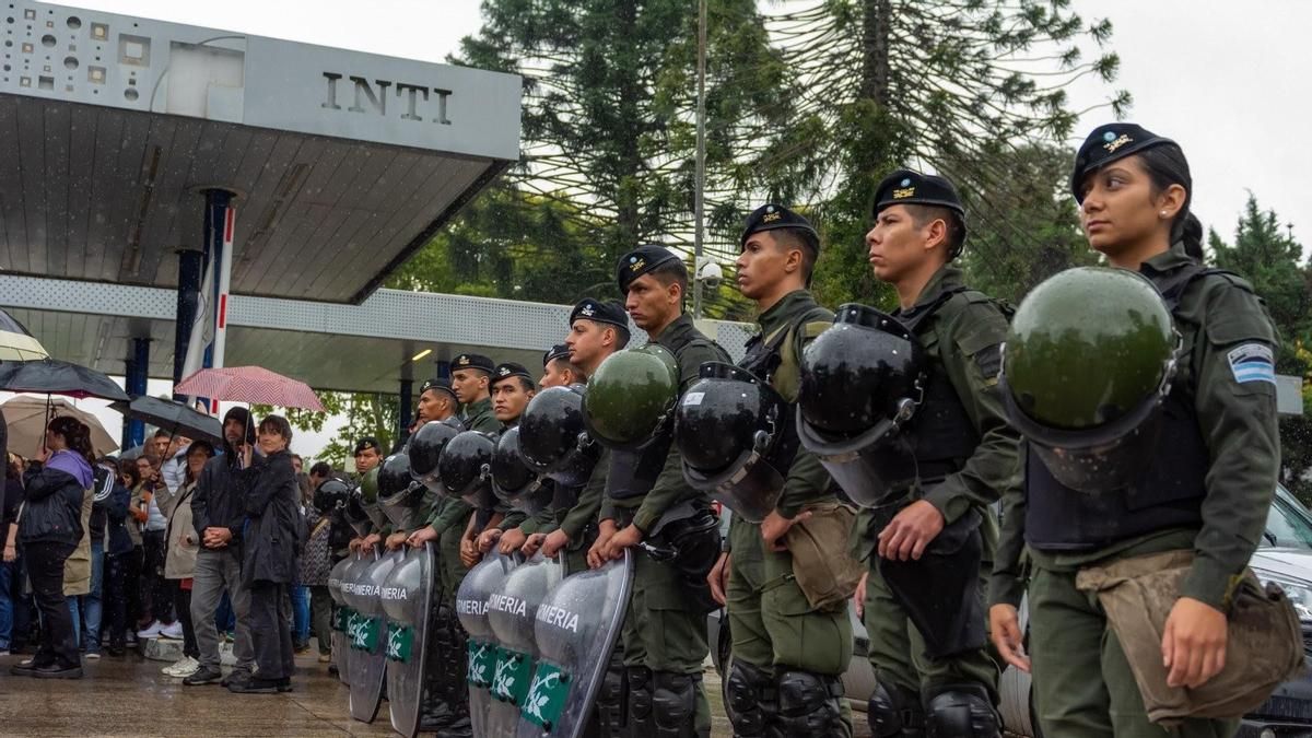 Mientras el Gobierno quita el apoyo a la ciencia, el INTI gastó más de US$ 200.000 en 6 meses en servicios de seguridad