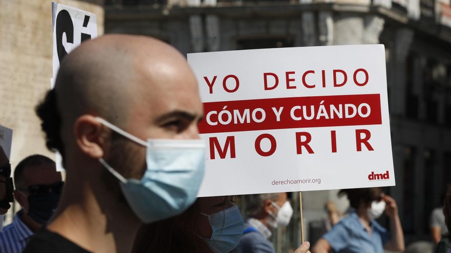 La lentitud de la Justicia en los pleitos ultras contra la eutanasia: más de un año de espera para la muerte digna