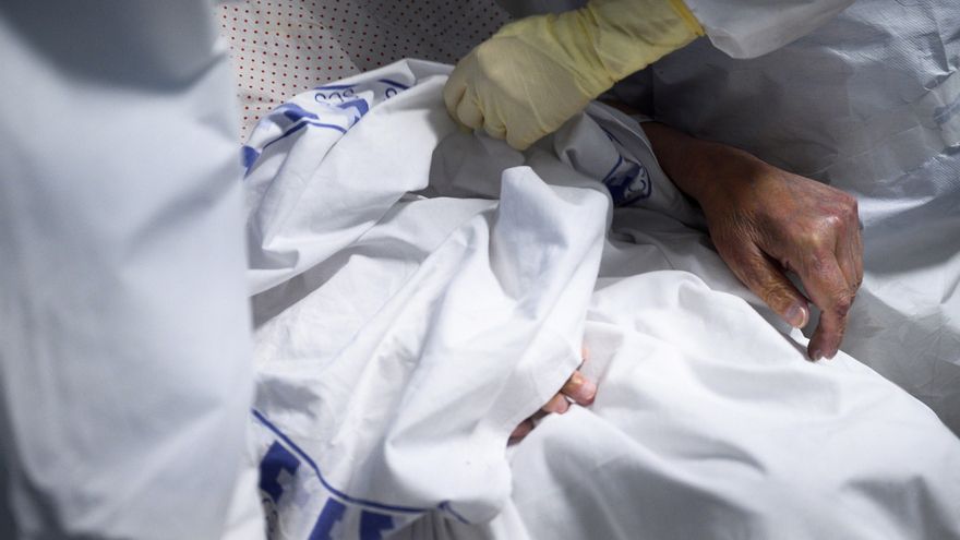 La Xunta alquila quirófanos de la privada para cirugías urgentes ante el colapso por la COVID