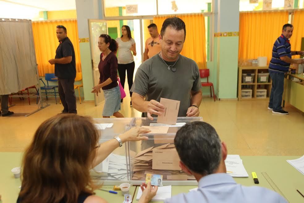 Jornada electoral en el CEIP Carlos Socas Muñoz, Ingenio. (ALEJANDRO RAMOS)