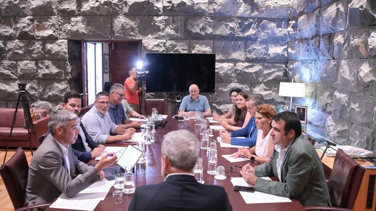 Agricultores y Ganaderos piden un POSEI independiente y con financiación adecuada en marco plurianual europeo