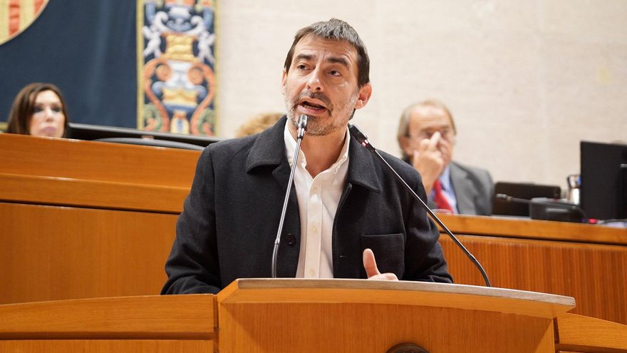 Nuevo lío con la presidenta de las Cortes de Aragón (Vox): la acusan de "indignidad" tras un "¿se droga?" a micrófono abierto