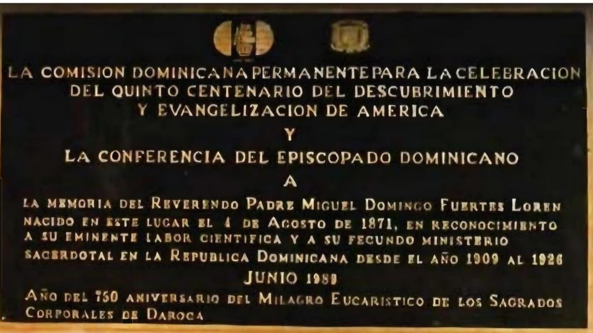 Placa en memoria de Miguel Fuertes Lorén en República Dominicana