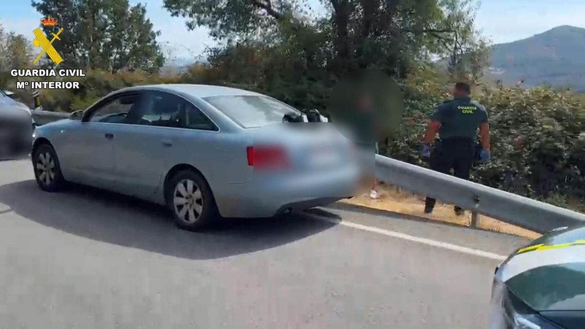 Persecución de más de 100 kilómetros en Cáceres tras un 'simpa' en una gasolinera con un coche robado