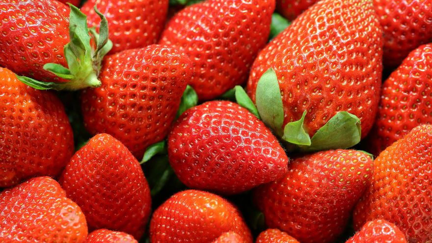 Cómo lavar bien las fresas para un consumo seguro