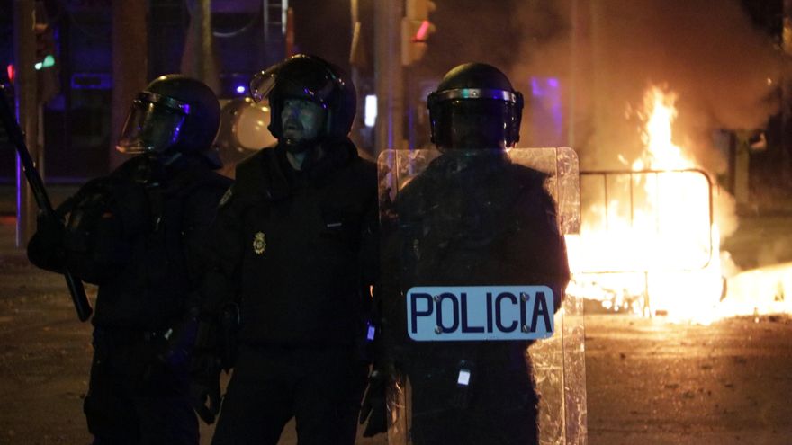 Absuelto de morder a un policía por la falta de "fiabilidad" del relato del agente