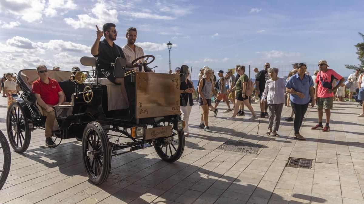 Los conductores de coches de caballos de Palma encargan vehículos eléctricos que sustituirán a los animales