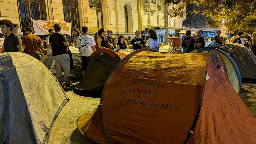 Zaragoza se suma a la protesta por la vivienda con una acampada en plaza de España: “La situación es insostenible”