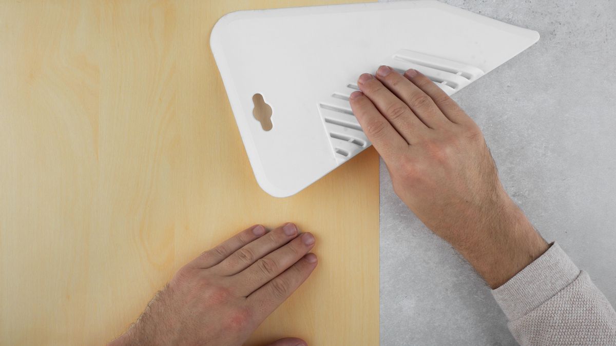 Cómo retirar el papel pintado de la pared y eliminar definitivamente cualquier resto de pegamento