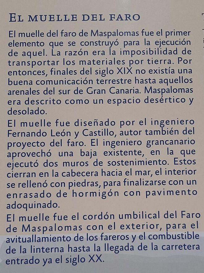 Carteles con los "fallos graves" señalados por el PP en el centro etnográfico
