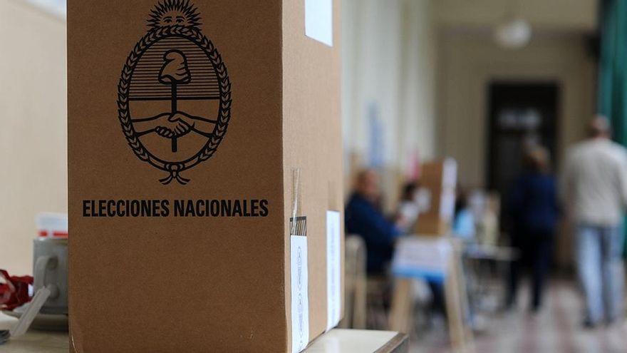 Mientras sigue la indefinición política, la Cámara Electoral informó sobre las fechas de las PASO y de las generales