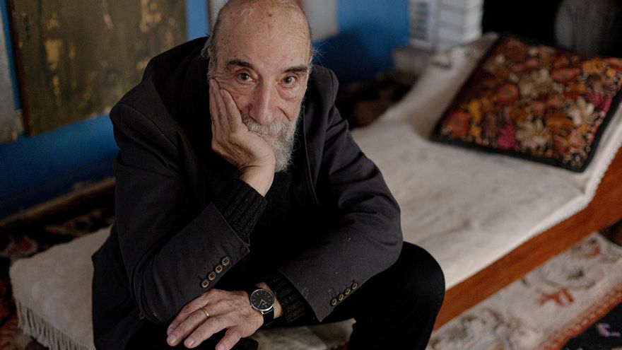 Zurita: "Mientras haya un solo ser que sufre, la poesía seguirá siendo el arte del futuro"