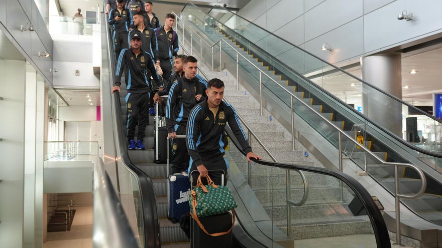 La Federación Francesa de Fútbol analiza denunciar a los jugadores de la Selección Argentina por cantos racistas y homofóbicos