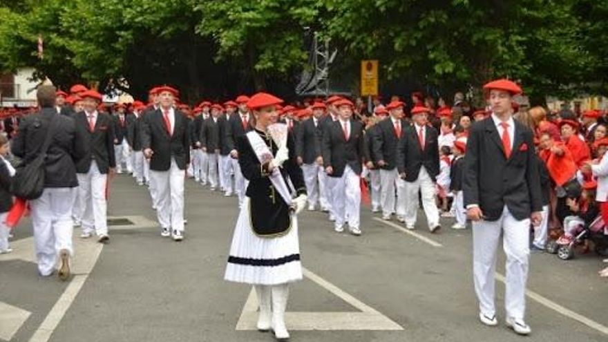 Dimisiones en el alarde tradicional de Irún tras las tensiones por la denuncia de violencia sexual a una cantinera