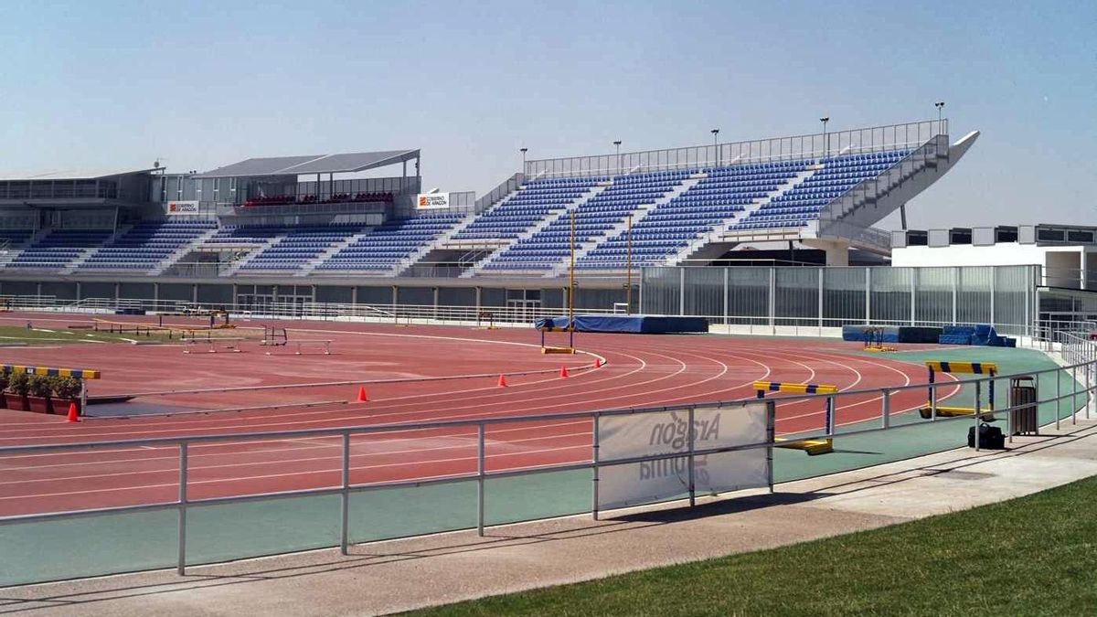 El estadio de atletismo Corona de Aragón de Zaragoza, en el Centro Aragonés del Deporte.