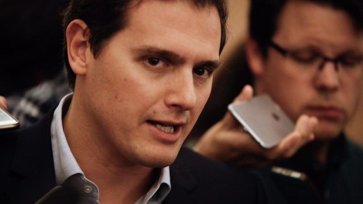 Rivera defiende la presencia de cargos de Ciudadanos en el palco del Bernabéu porque no iban para "hacer negocietes"