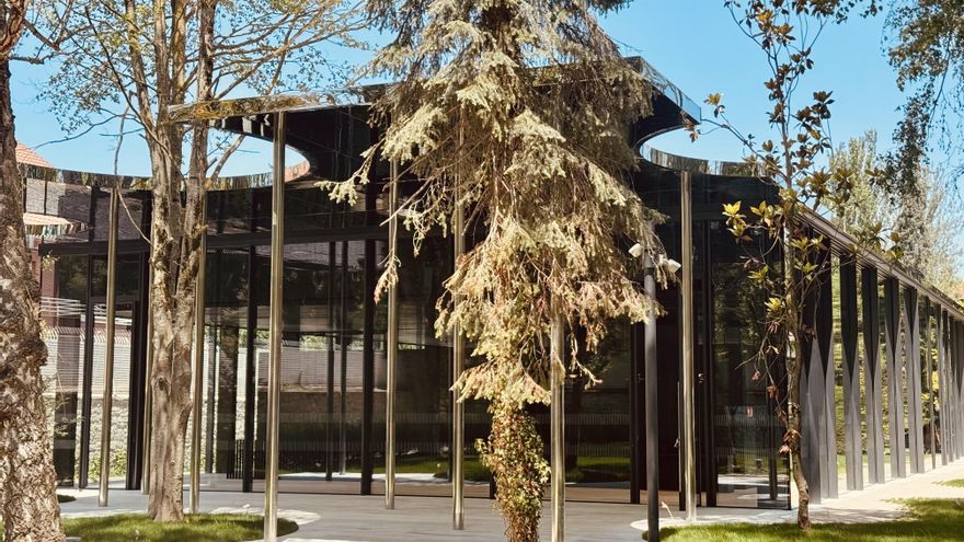 Pradales estrena ya el nuevo edificio de recepciones que le legó Urkullu en los jardines de Ajuria Enea