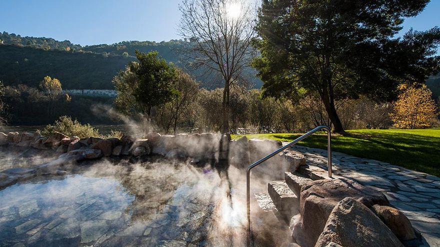 Piscinas de aguas termales en España para ir todo el año