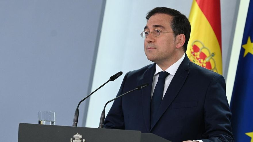 El ministro de Asuntos Exteriores, José Manuel Albares, comparece para anunciar la llamada a consultas de la embajadora de Argentina.